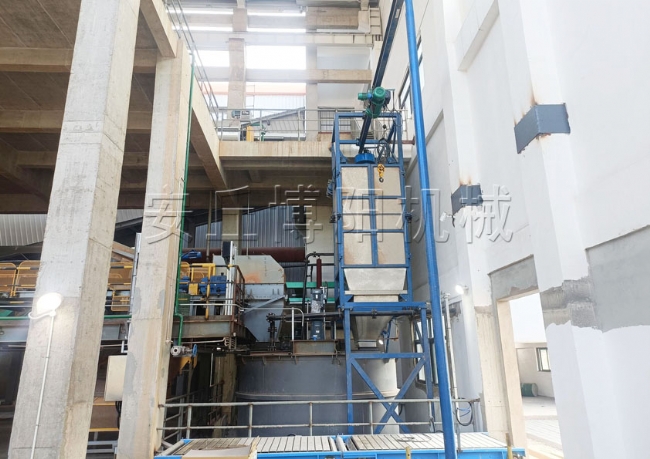 氧化鋁噸袋破包機(jī)介紹  噸袋無塵卸料系統(tǒng)優(yōu)勢